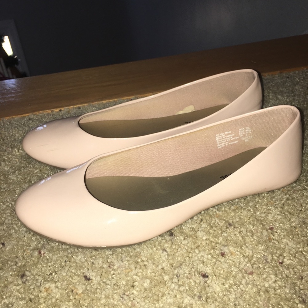 Nude Flats